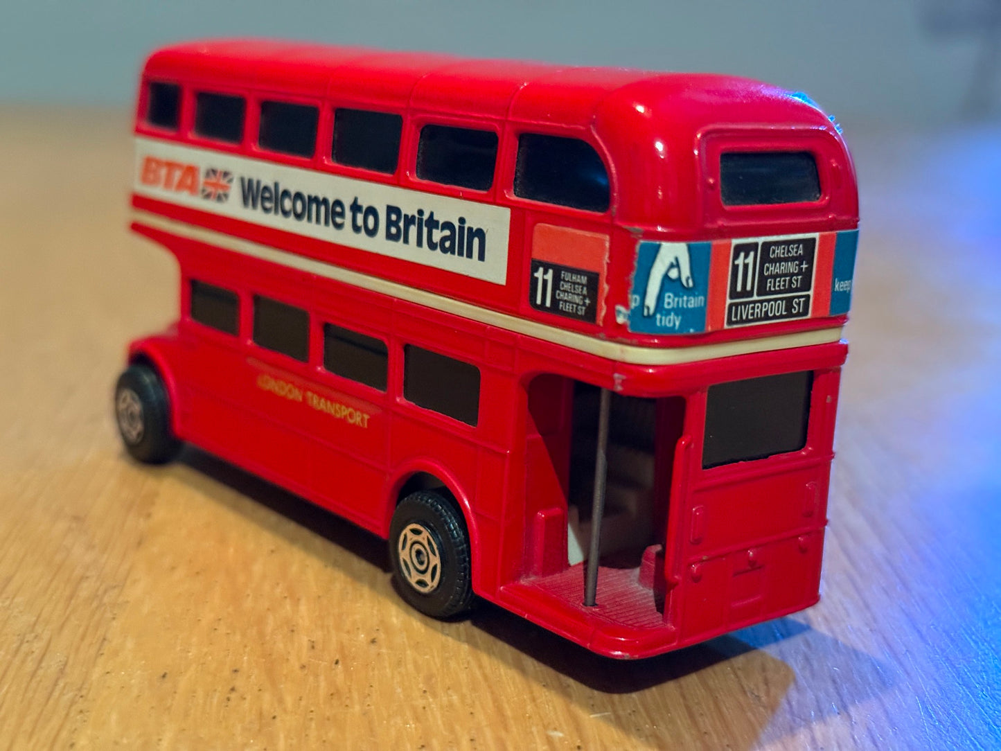 Corgi London Transport Routemaster BTA "Welcome to Britain" with sounds