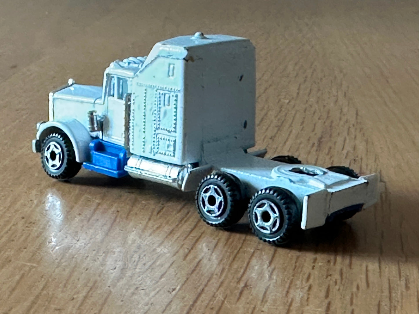 Matchbox Specials Kremer Porsche CKS Retro Racing Car