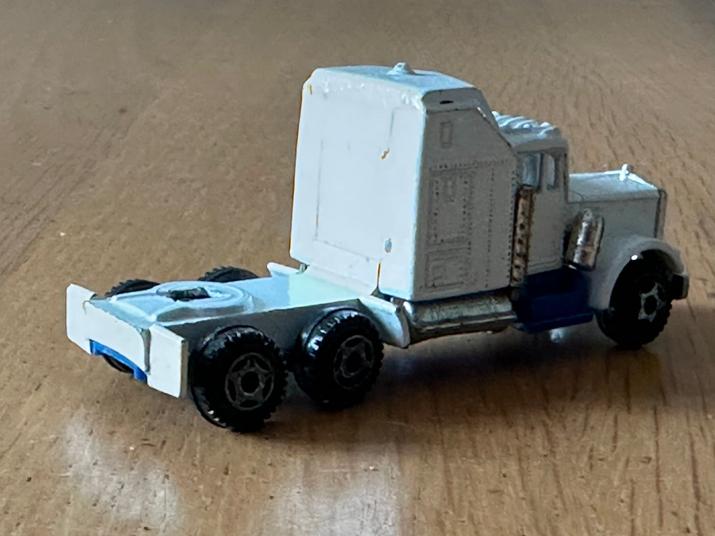 Matchbox Specials Kremer Porsche CKS Retro Racing Car
