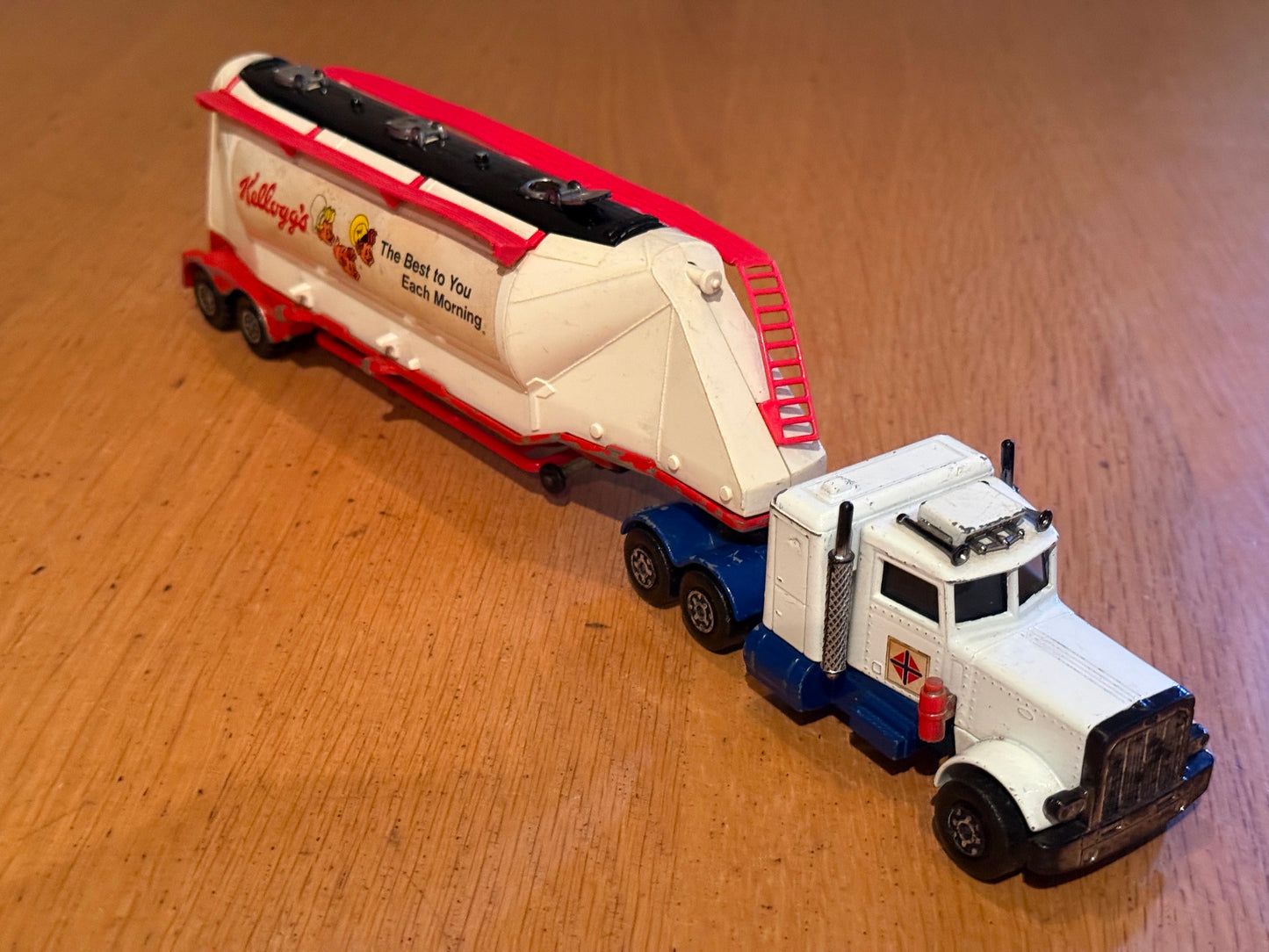 1974 Matchbox Superkings Peterbilt with Trailer form a different tractor