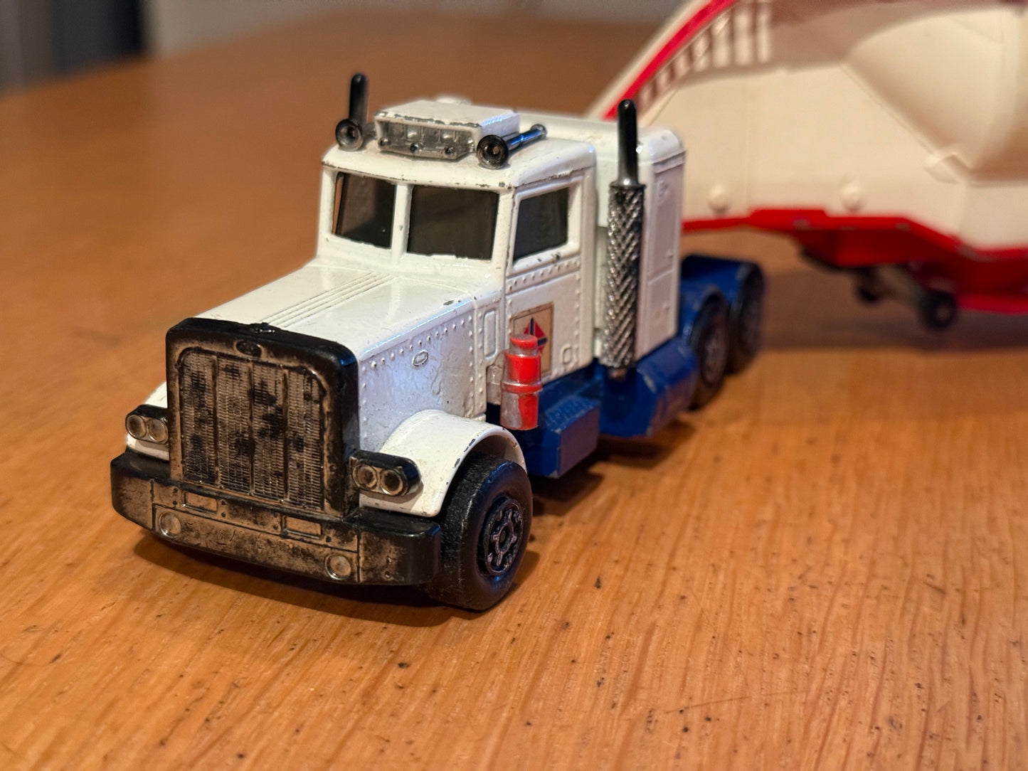1974 Matchbox Superkings Peterbilt with Trailer form a different tractor