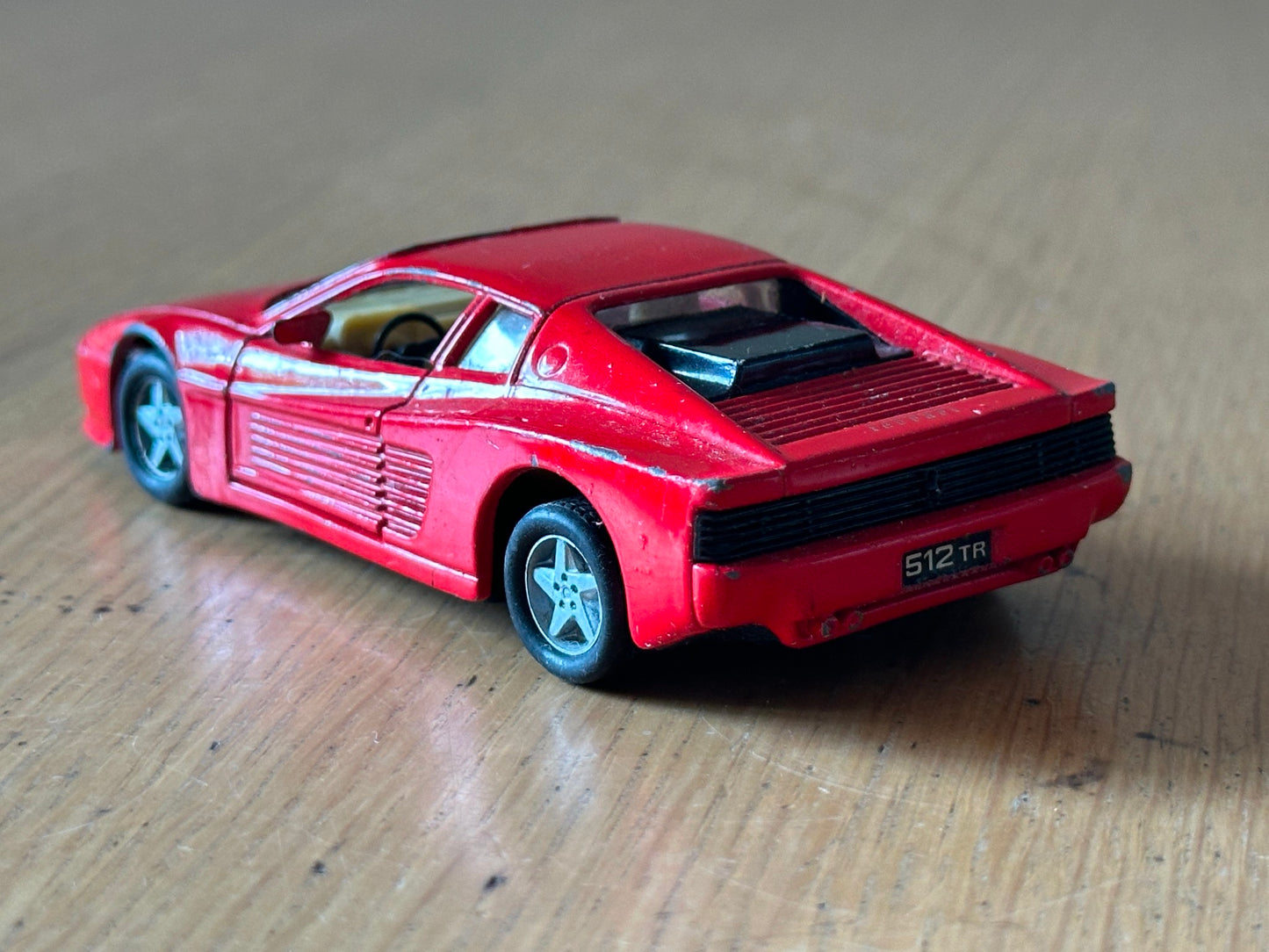 Maisto 1:39 Diecast Ferrari 512 TR- 1989