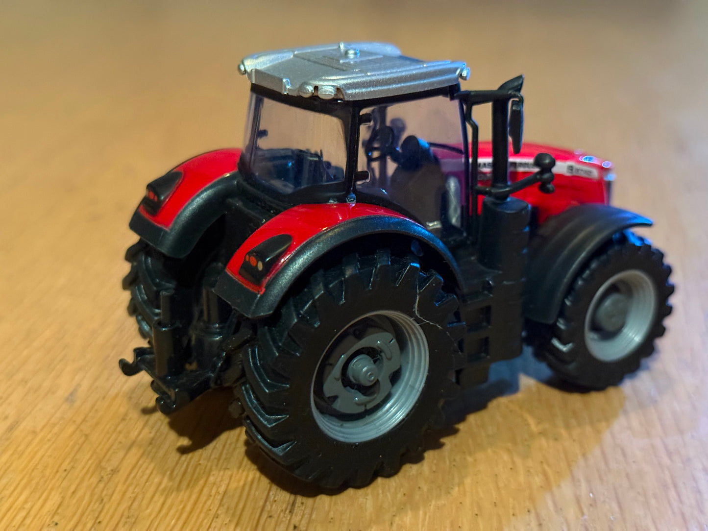 Bburago Diecast Massey Ferguson 8740S (10cm)