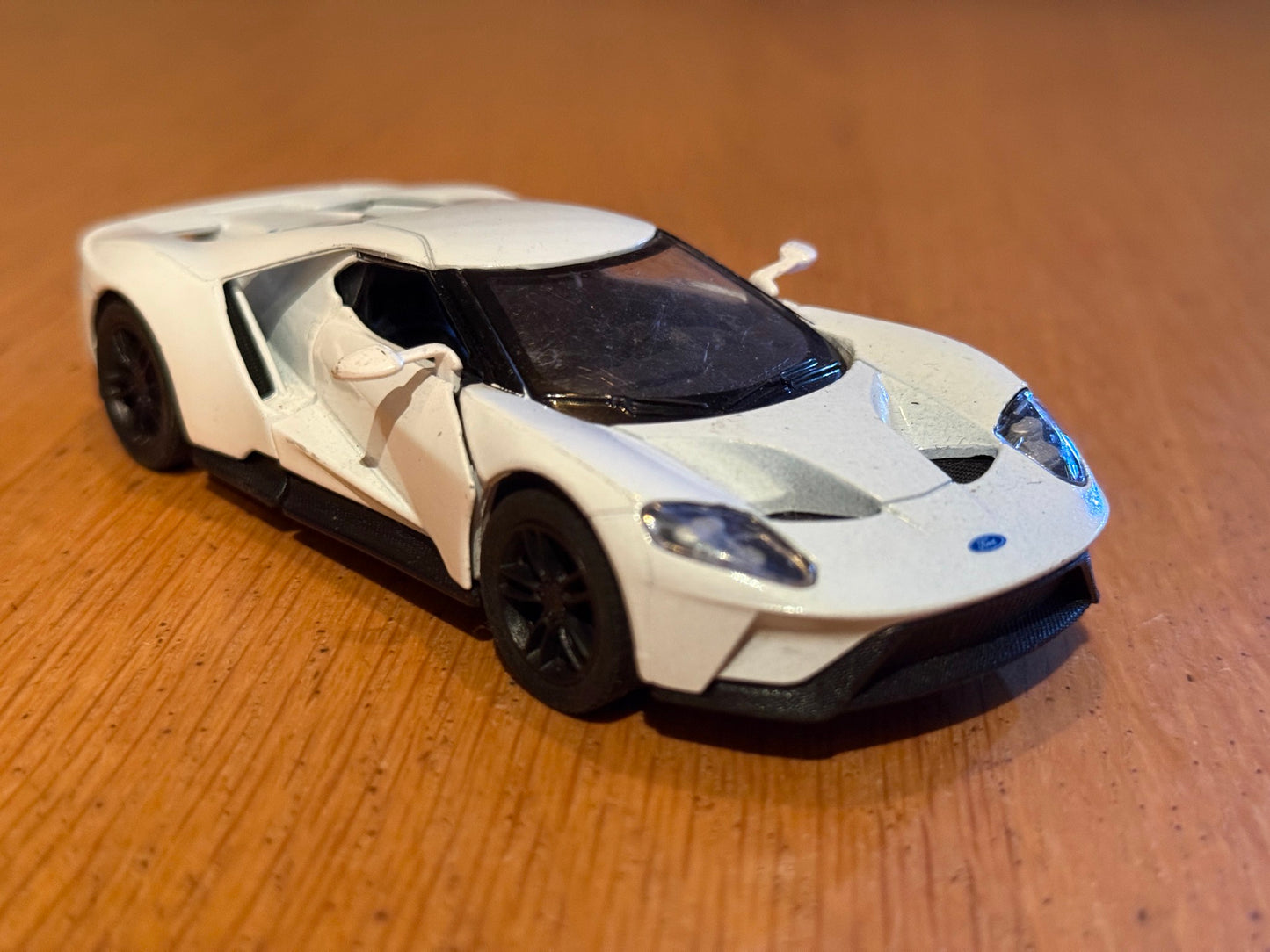 Kinsmart 1:38 Diecast Pull Back Car - Ford GT
