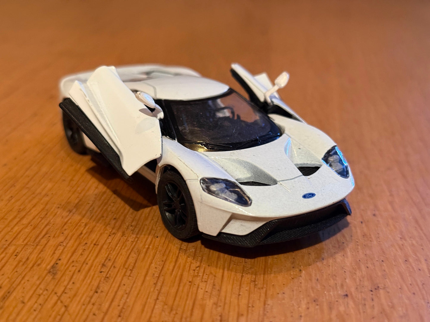 Kinsmart 1:38 Diecast Pull Back Car - Ford GT