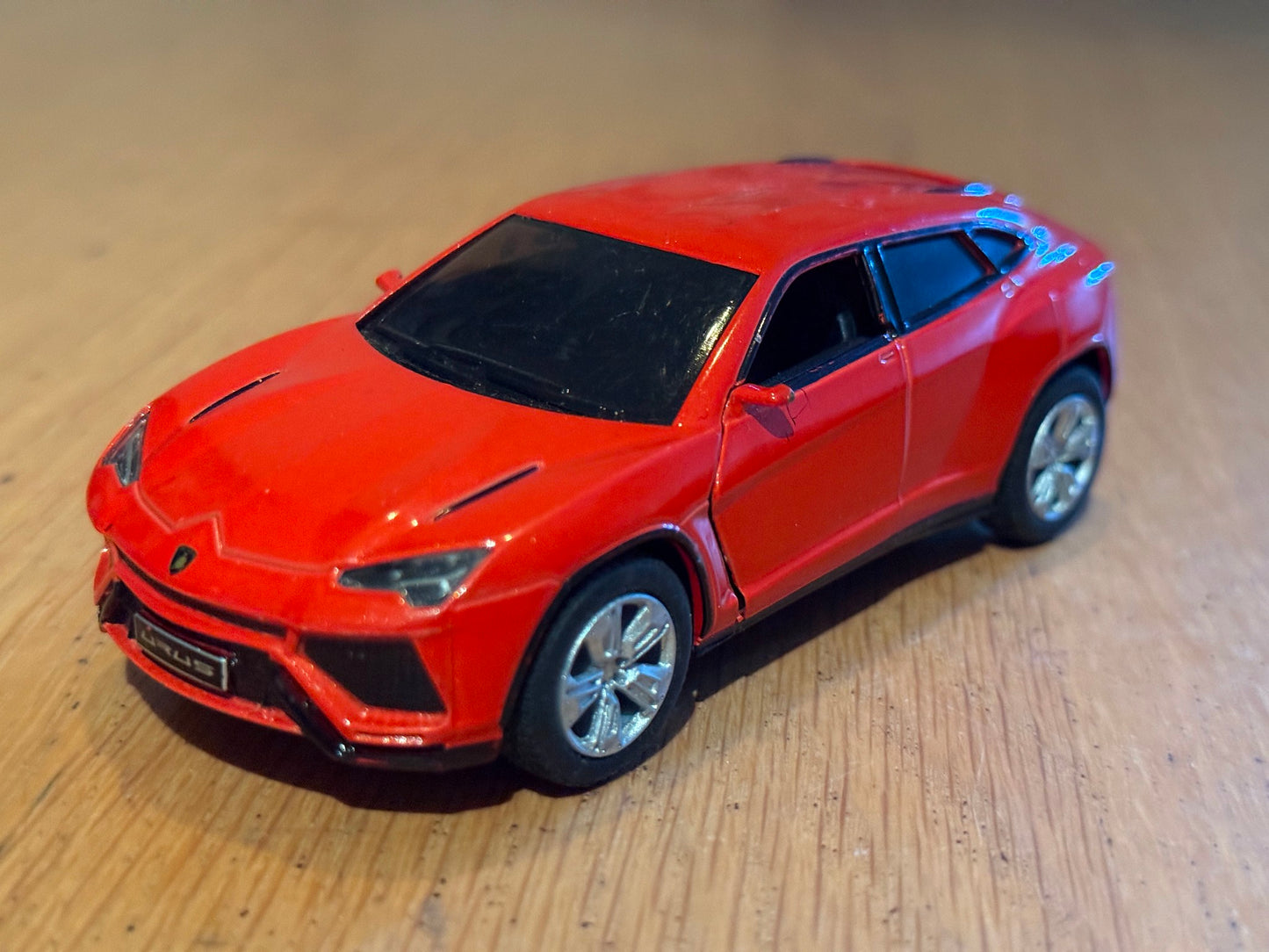 Kinsmart Diecast 1:38 Pull Back & Go Lamborghini Urus
