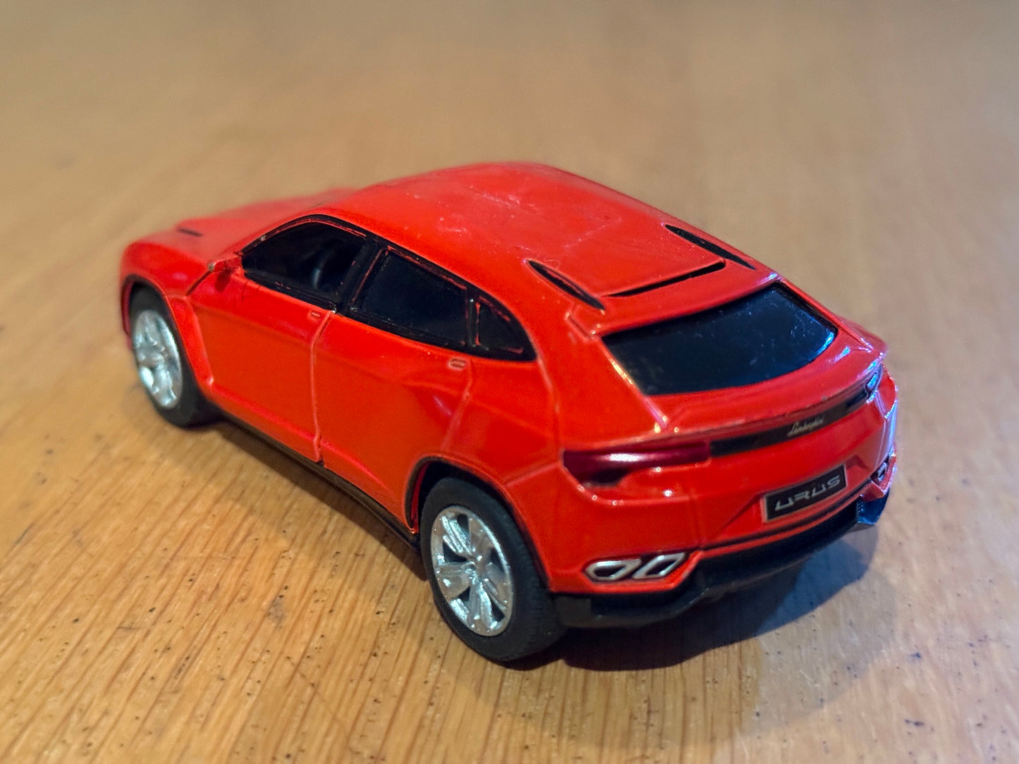 Kinsmart Diecast 1:38 Pull Back & Go Lamborghini Urus