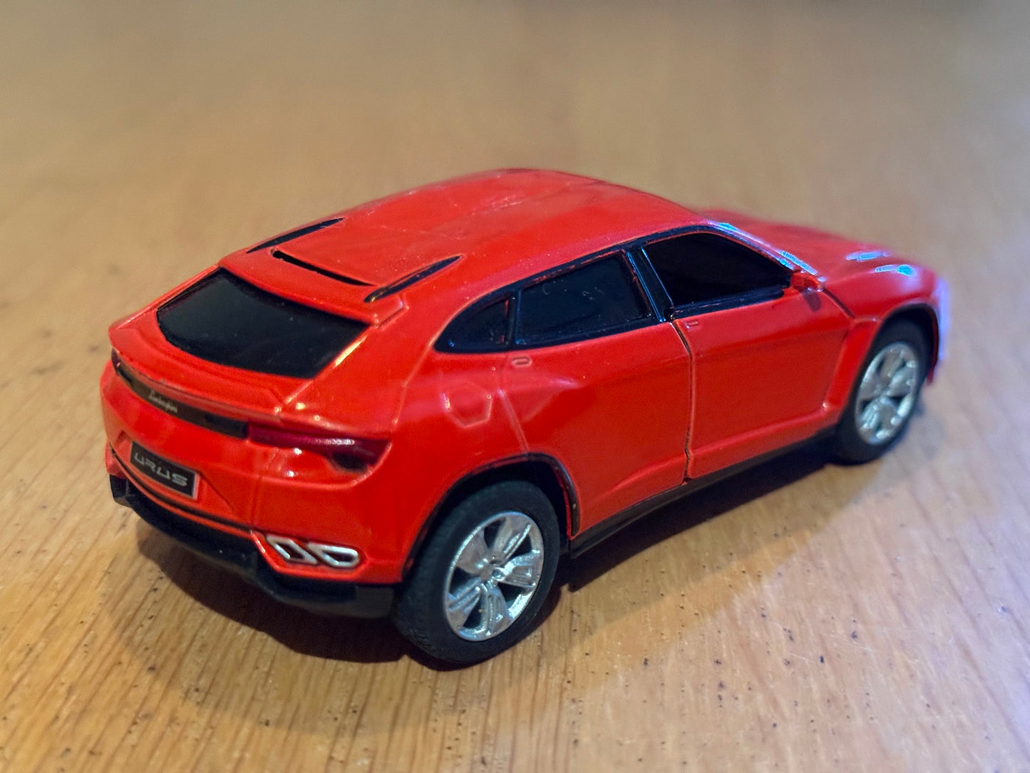 Kinsmart Diecast 1:38 Pull Back & Go Lamborghini Urus