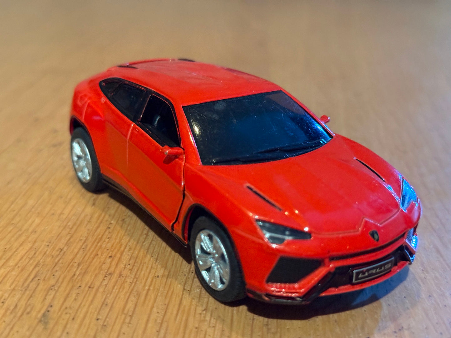 Kinsmart Diecast 1:38 Pull Back & Go Lamborghini Urus