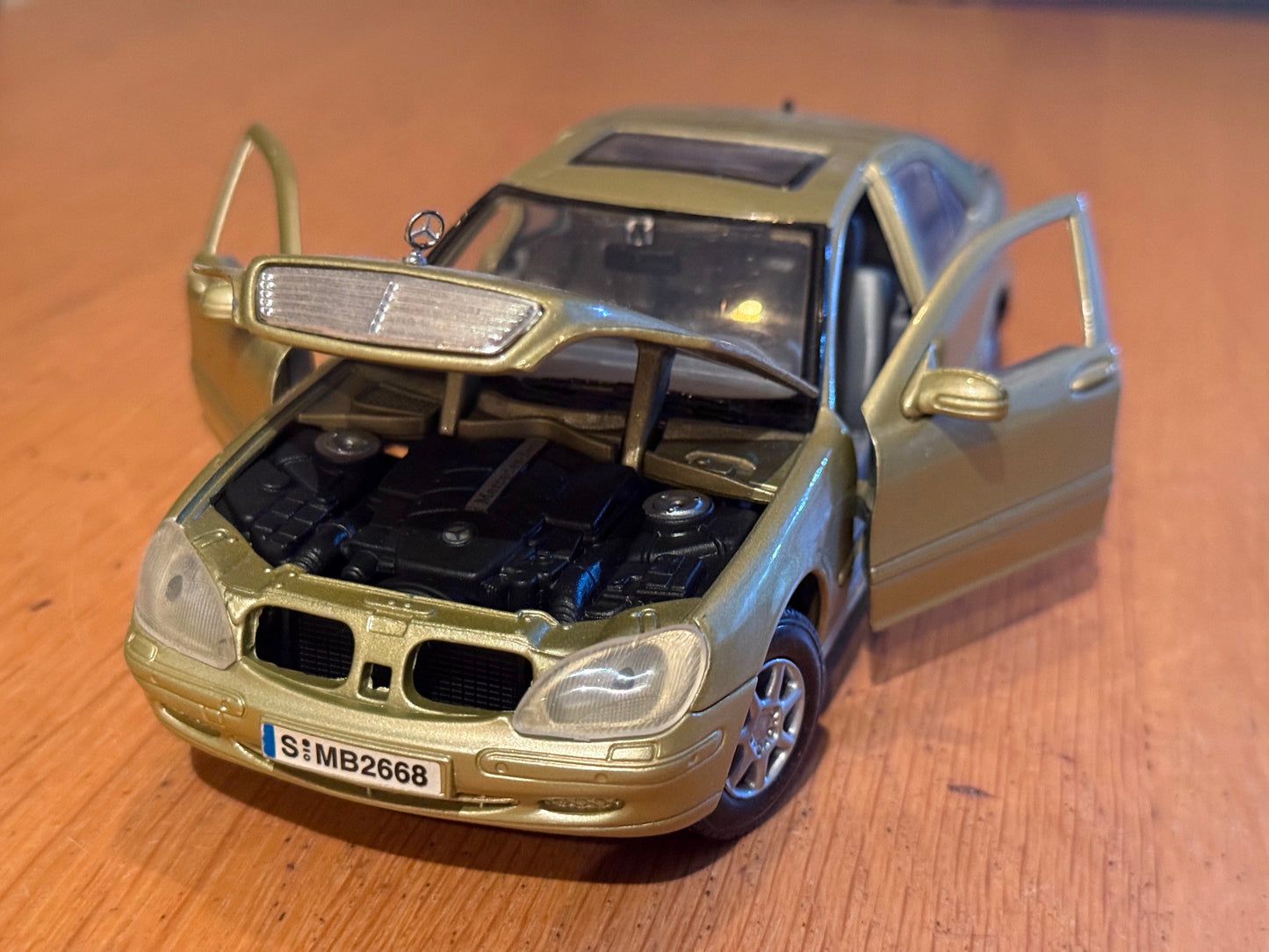 MotorMax - 1:24 Merecedes S Class - playworn