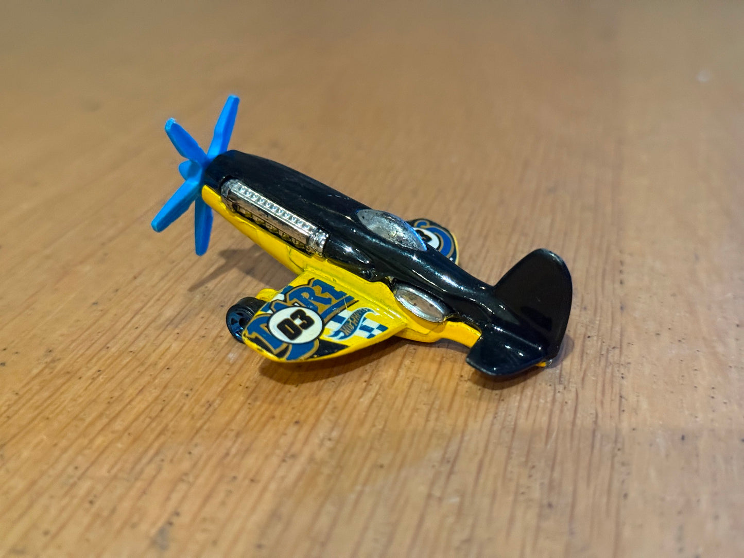 Hot Wheels Diecast Model - Mad Propz Aeroplane