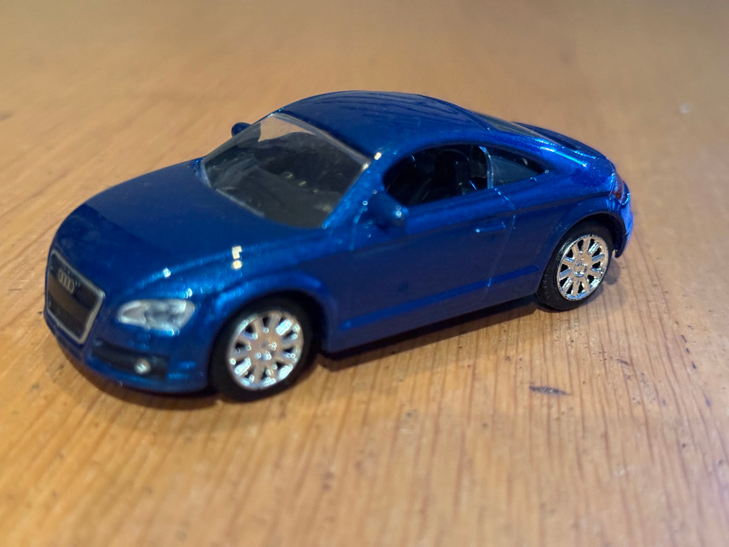 MotorMax 1:43 Diecast Car - 2007 Audi TT