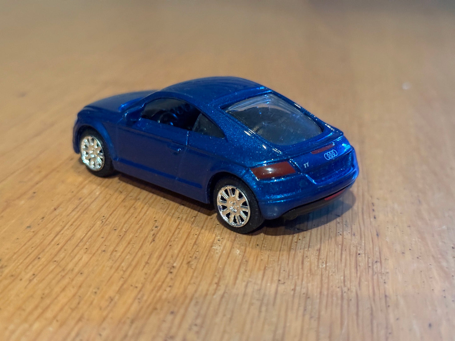 MotorMax 1:43 Diecast Car - 2007 Audi TT