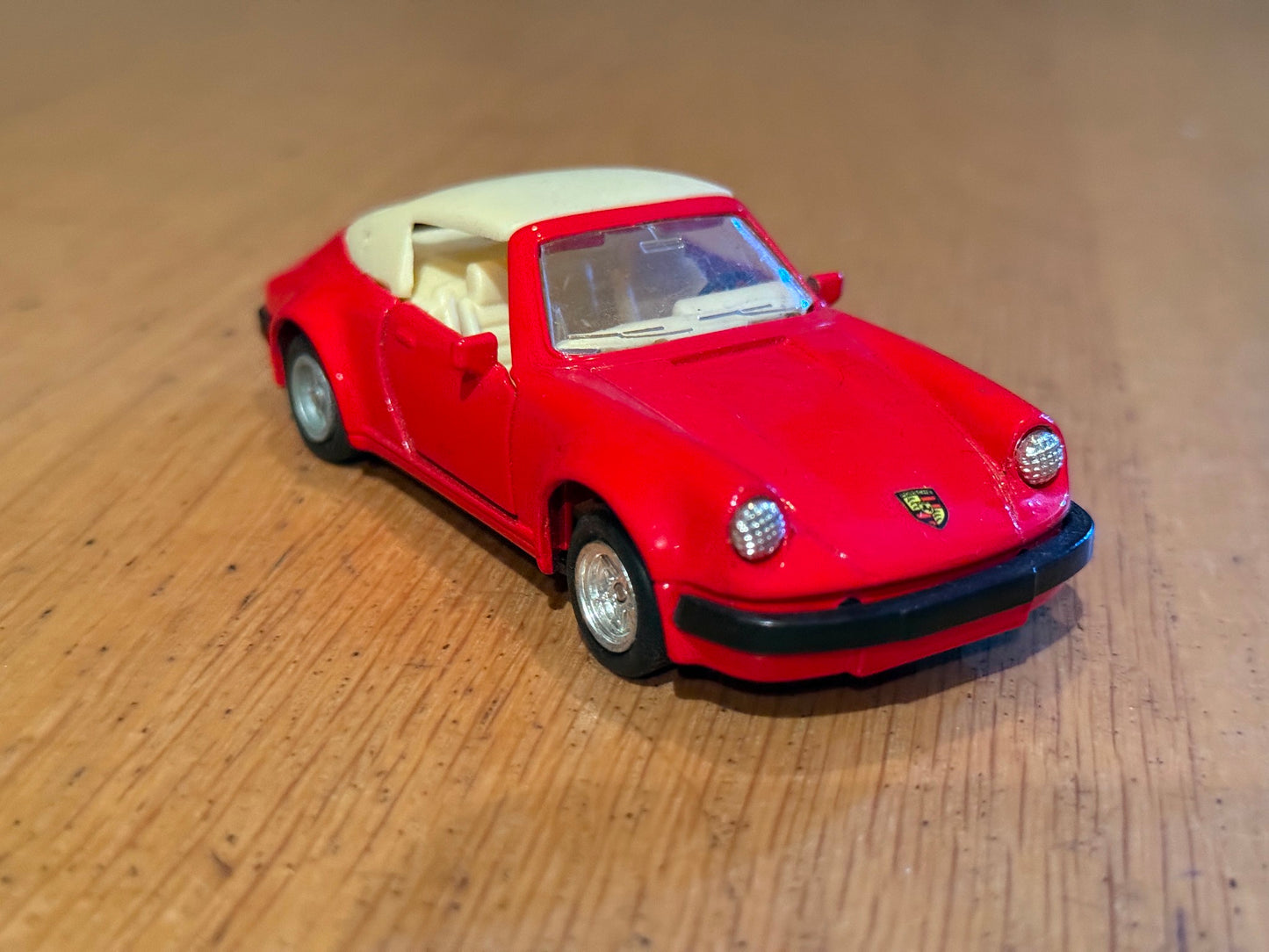 MC Toys Diecast Pull Back - 1;36 Ferrari 288 GTO