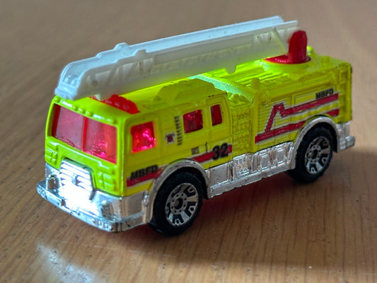 Matchbox Diecast Model - MB660 Ladder Fire Truck