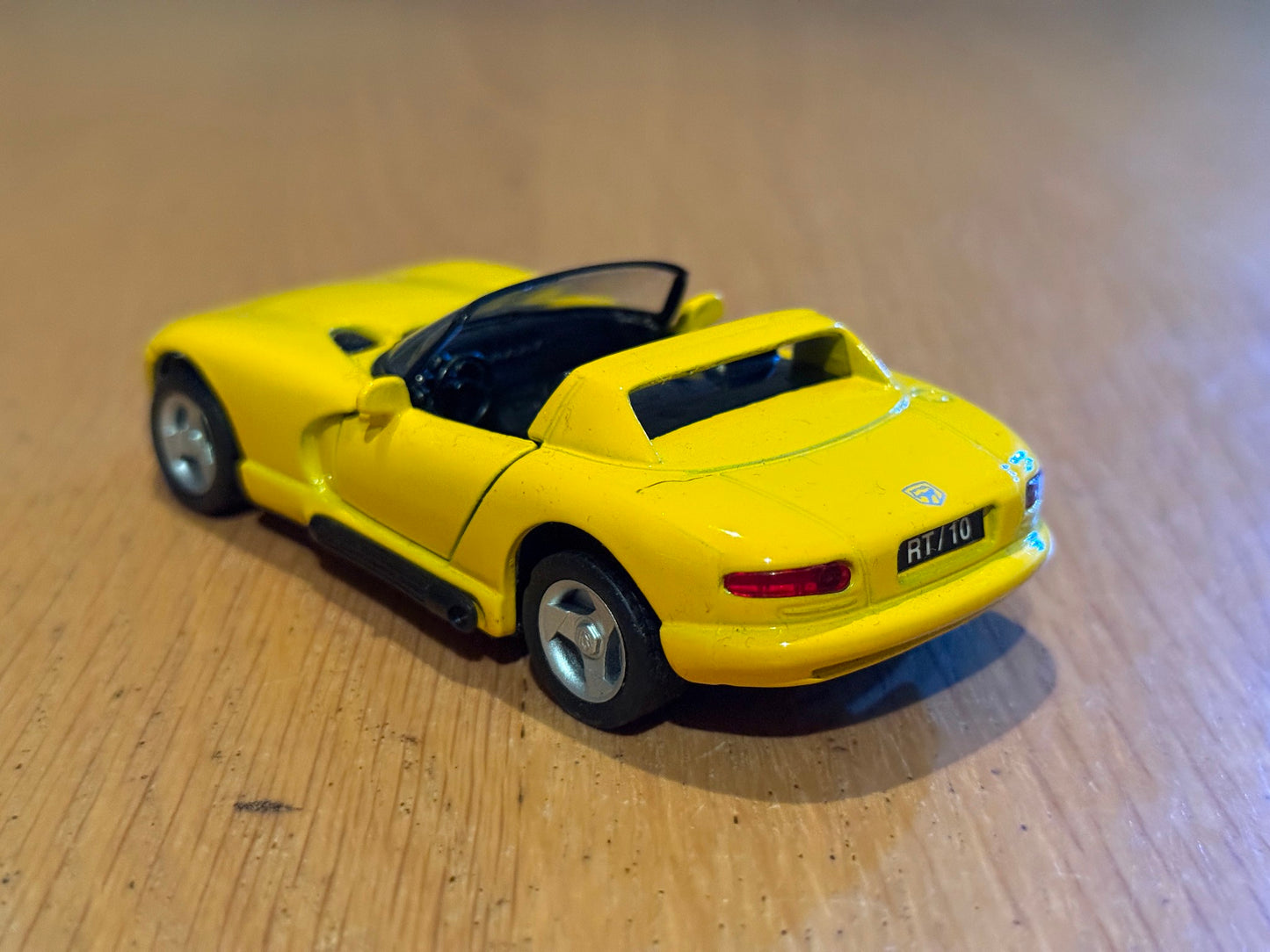 Maisto Pull Back Shell Collection - 1:39 - Chrysler Viper RT/10 - Preowned