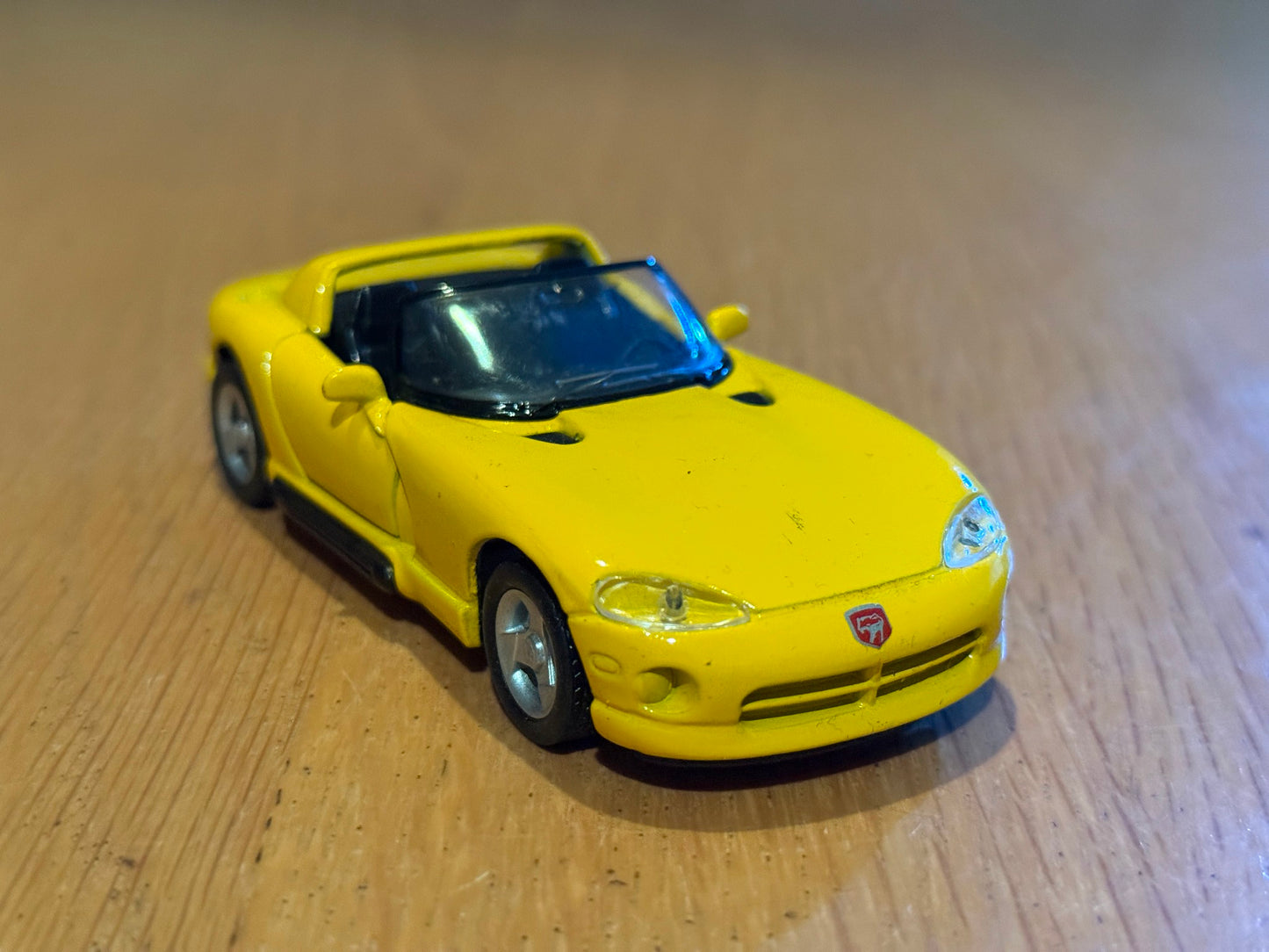 Maisto Pull Back Shell Collection - 1:39 - Chrysler Viper RT/10 - Preowned