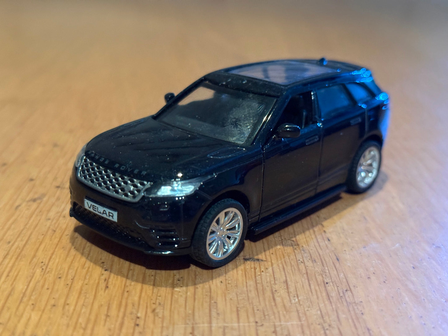 MSZ Diecast Pull Back - 1:43 Range Rover Velar - Pre owned