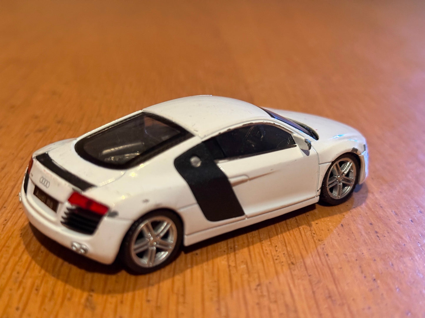 Welly Pull Back Diecast 1:34 - Audi R8 V10