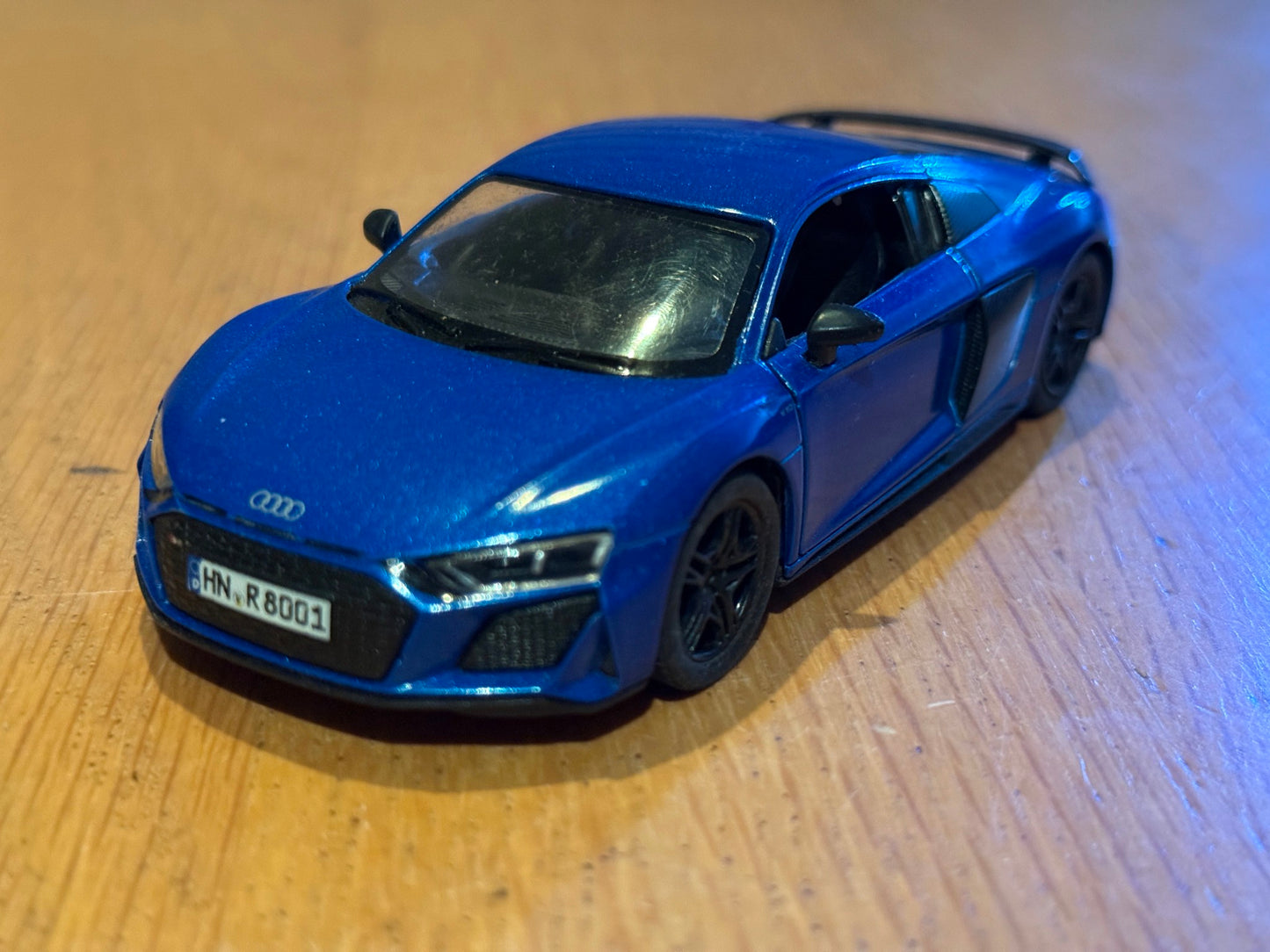Kinsmart 1:36 Diecast Pull Back Car - 2020 Audi R8 Coupe