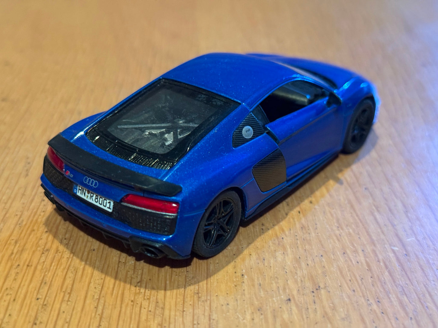 Kinsmart 1:36 Diecast Pull Back Car - 2020 Audi R8 Coupe
