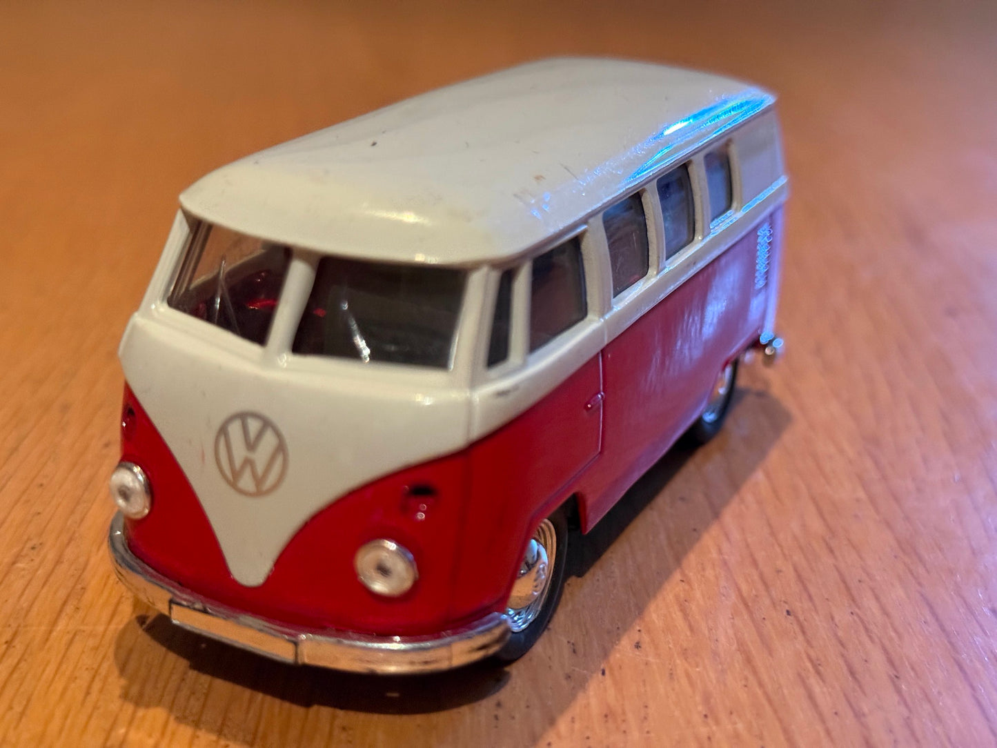 Welly Nex 1:38 Diecast Volkswagen T1 Bus - Pull Back & Go Action - Preowned