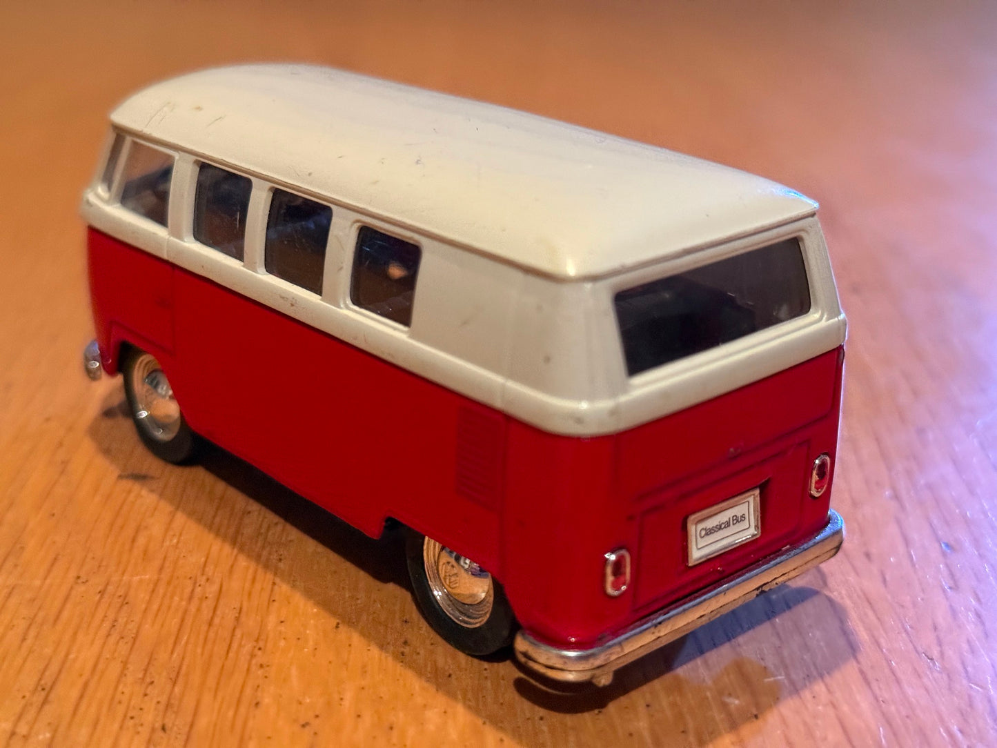 Welly Nex 1:38 Diecast Volkswagen T1 Bus - Pull Back & Go Action - Preowned