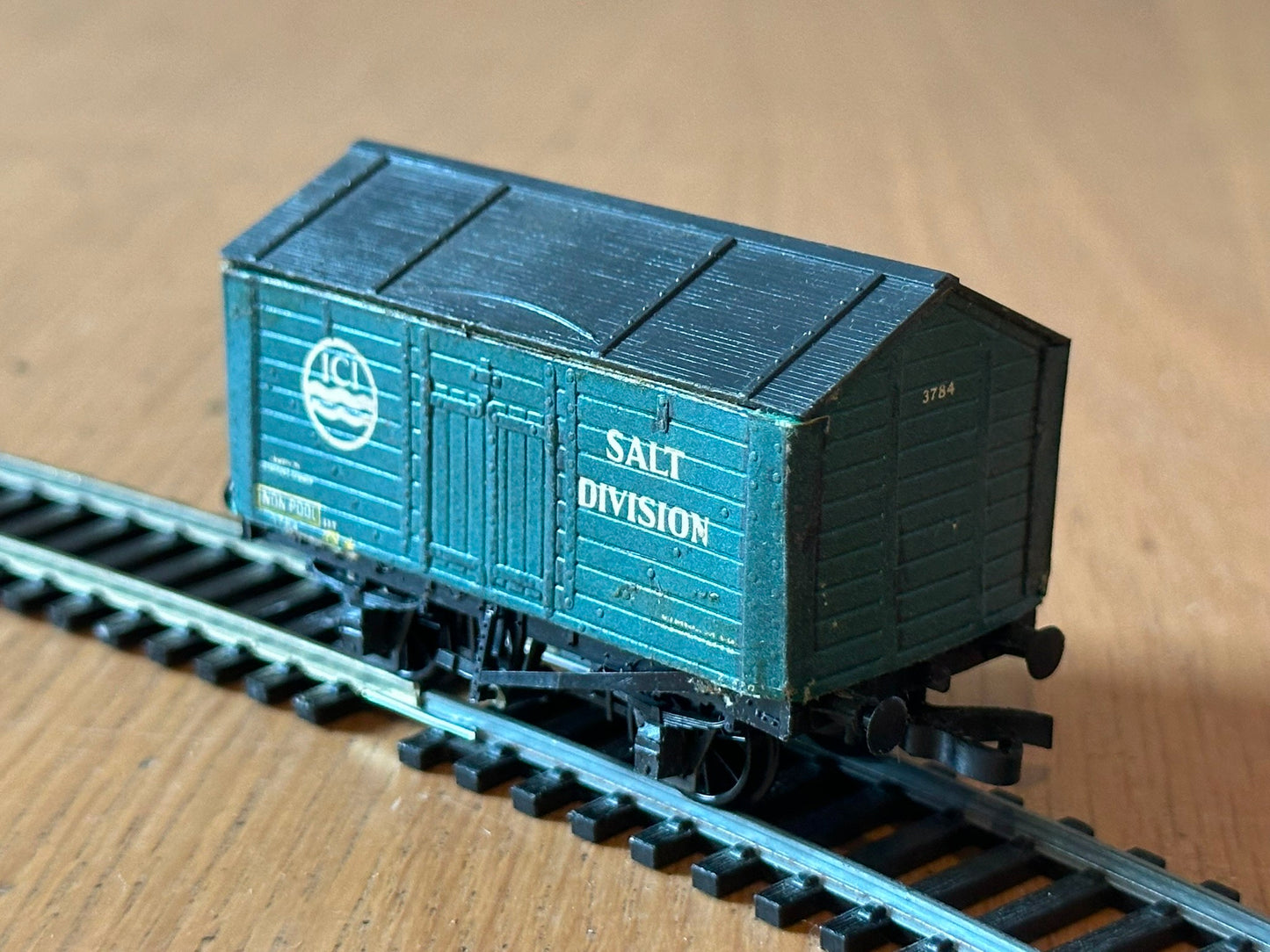 Peco Products R-58ICI OO Guage Salt Wagon 'ICI'. Pre owned.