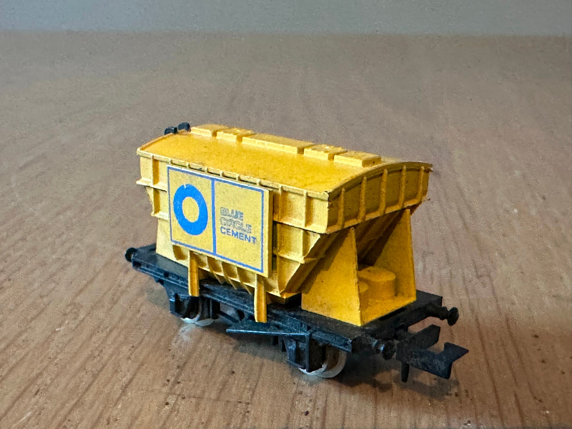 Graham Farish 3414 Hopper Wagon – Midland - Main Image