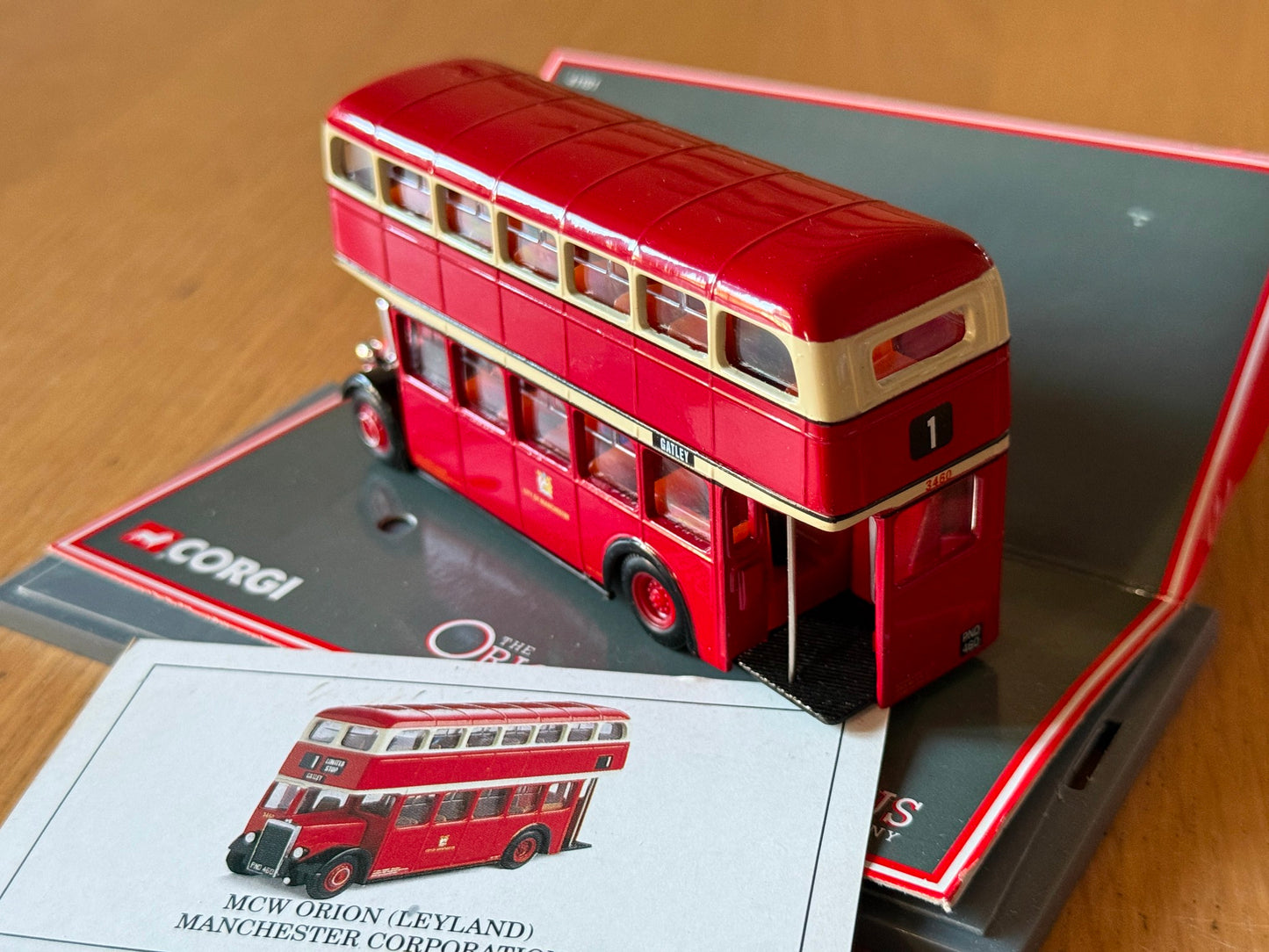 Corgi Original Omnibus 1:76 OM41101 - MCW Orion (Leyland) City of Manchester