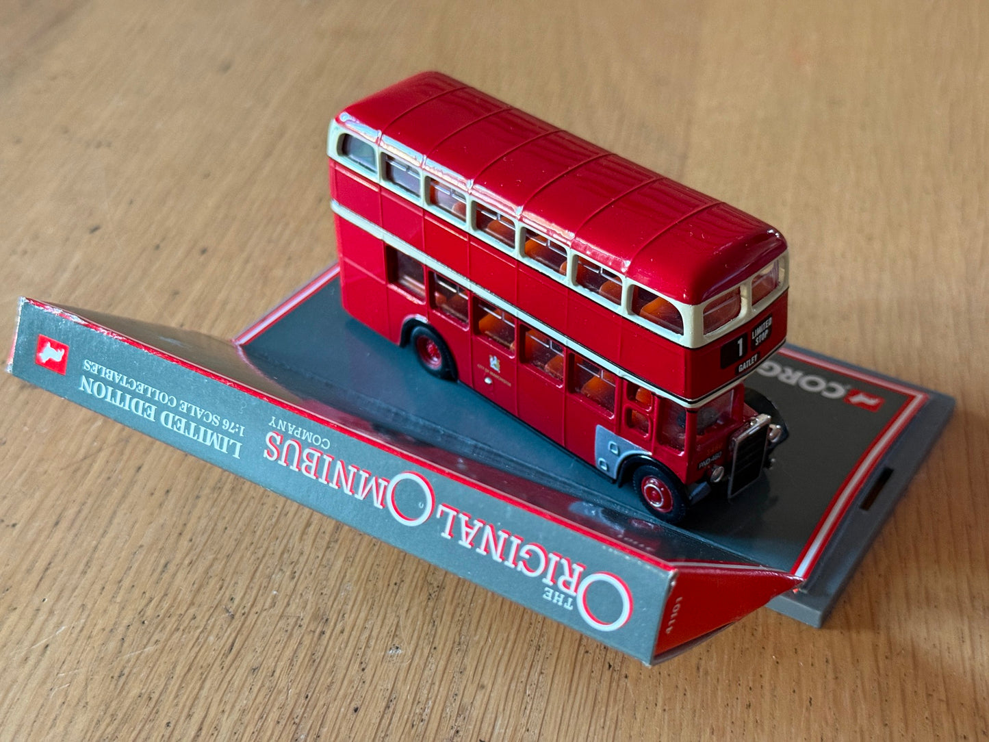 Corgi Original Omnibus 1:76 OM41101 - MCW Orion (Leyland) City of Manchester