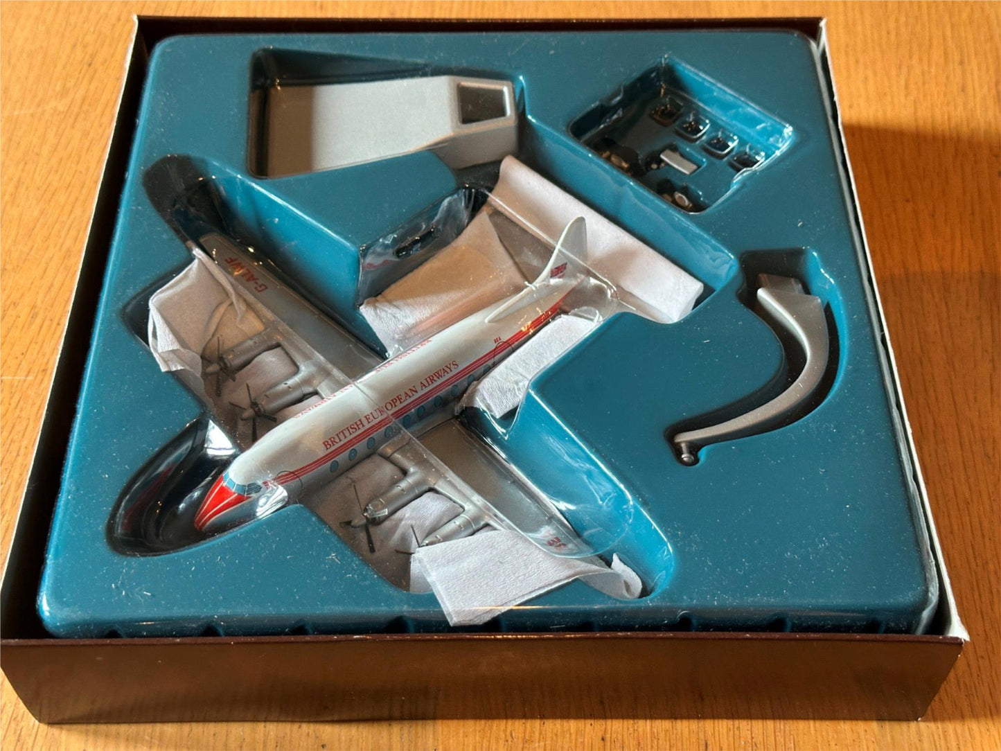 Corgi Aviation Archive 47601 -1:144 Vickers Viscount 700 Series British European