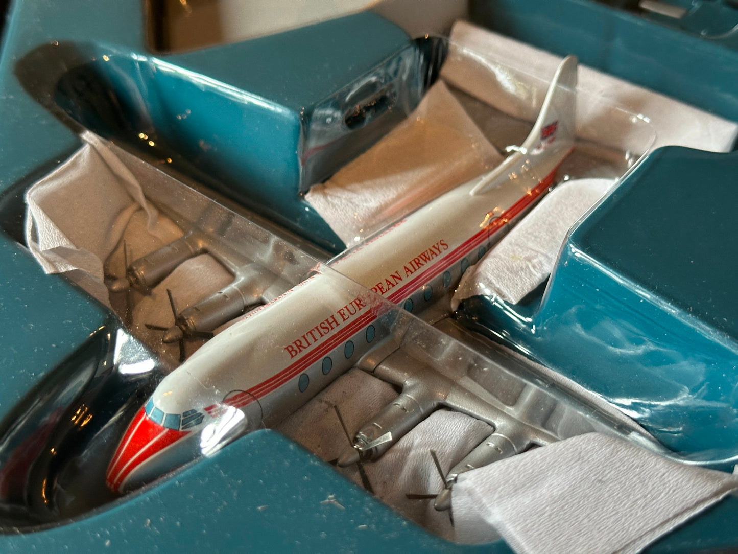 Corgi Aviation Archive 47601 -1:144 Vickers Viscount 700 Series British European