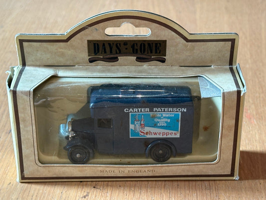 Days Gone DG16026 - Dennis Parcels Van - Carter Paterson