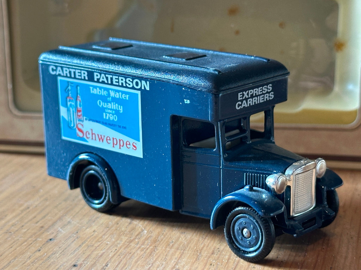 Days Gone DG16026 - Dennis Parcels Van - Carter Paterson