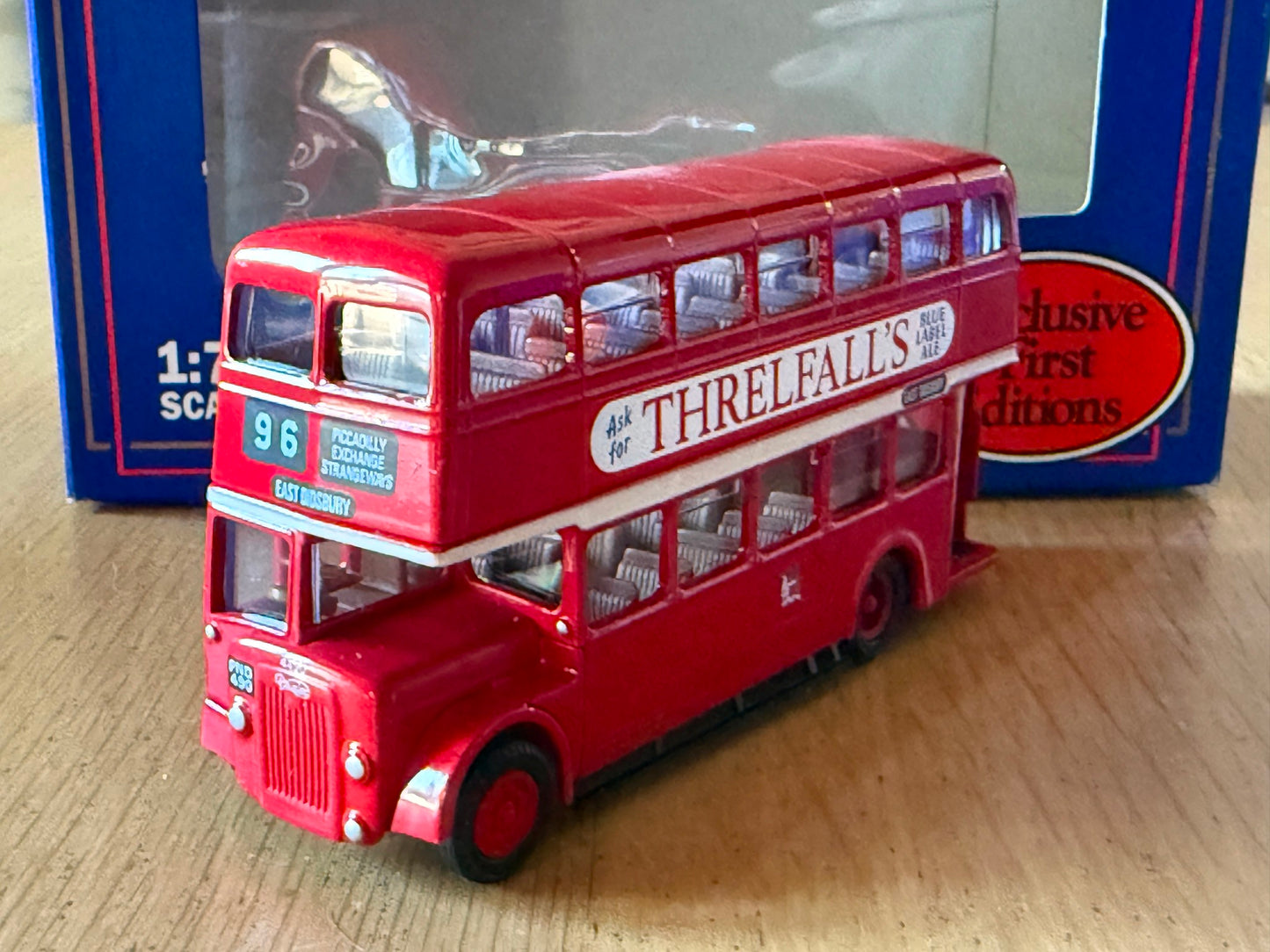 EFE OO Gauge 1/76 41101 - Leyland Titan PD2 MCW Orion - City of Manchester