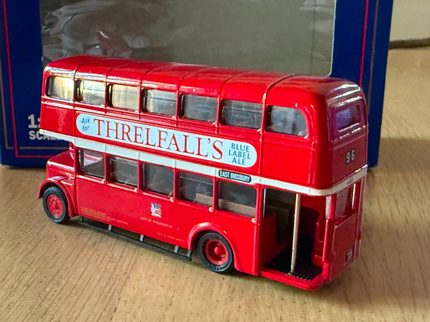 EFE OO Gauge 1/76 41101 - Leyland Titan PD2 MCW Orion - City of Manchester