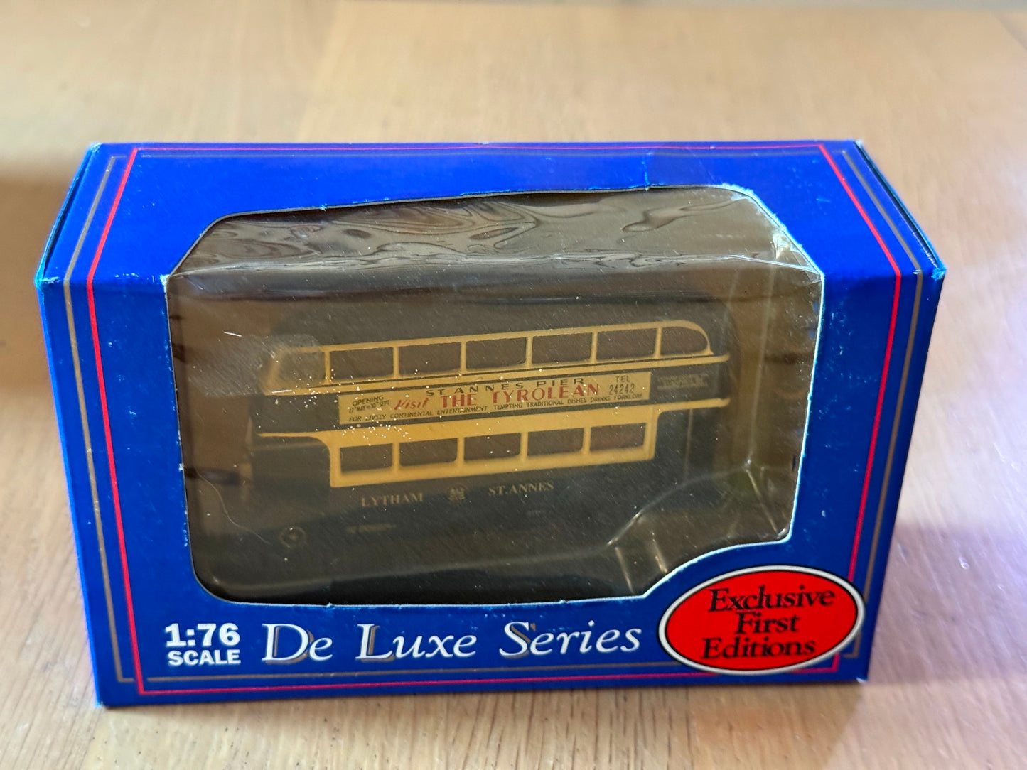 EFE OO Gauge 1:76 41101 - Leyland Titan PD2 MCW Orion - City of Manchester