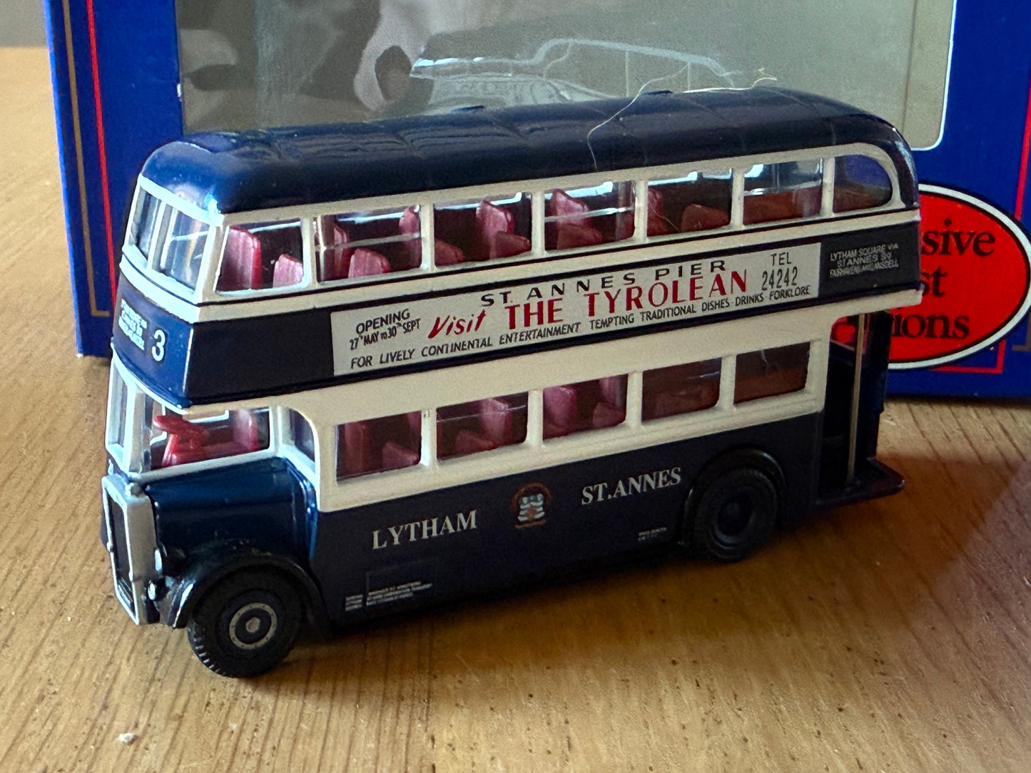 EFE OO Gauge 1:76 41101 - Leyland Titan PD2 MCW Orion - City of Manchester