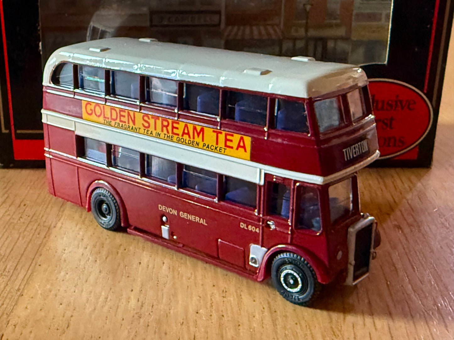 EFE OO Gauge 1:76 16004 - Leyland PD2 Lowbridge Bus - Devon General