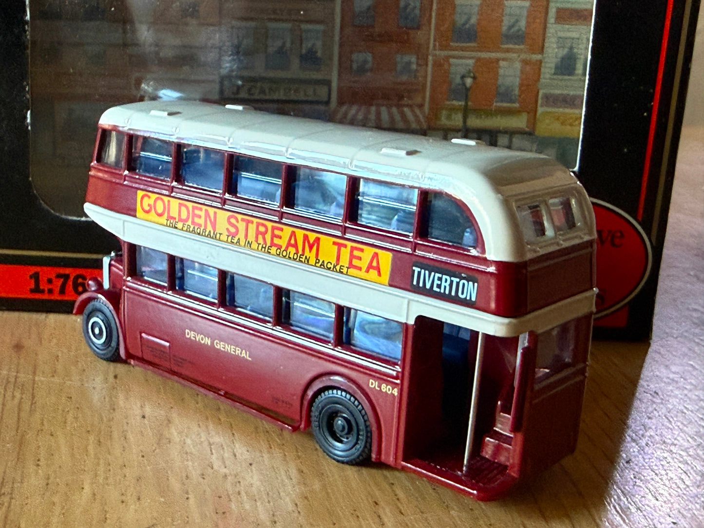 EFE OO Gauge 1:76 16004 - Leyland PD2 Lowbridge Bus - Devon General