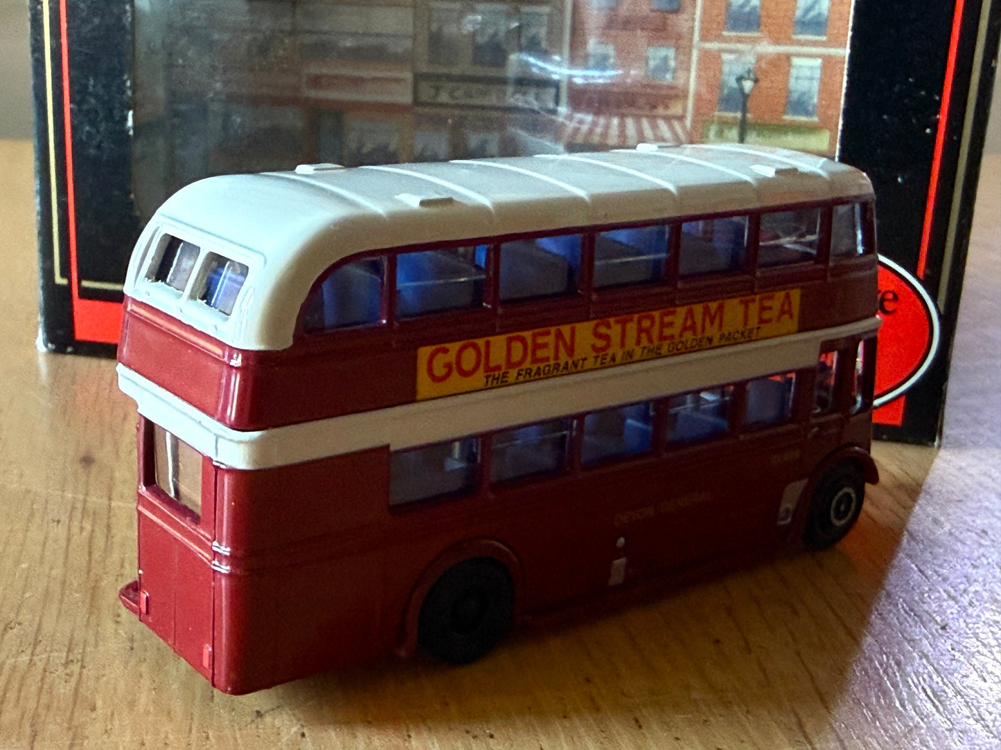 EFE OO Gauge 1:76 16004 - Leyland PD2 Lowbridge Bus - Devon General