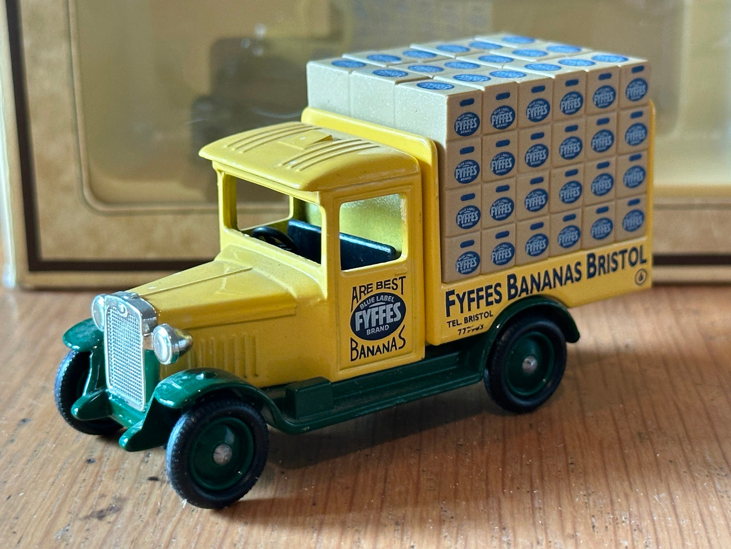 Days Gone DG26011 - Chevrolet Delivery Van - Fyffes Bananas, Bristol