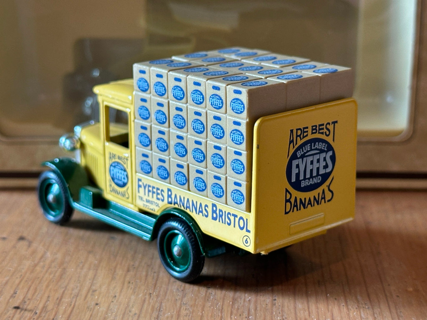 Days Gone DG26011 - Chevrolet Delivery Van - Fyffes Bananas, Bristol