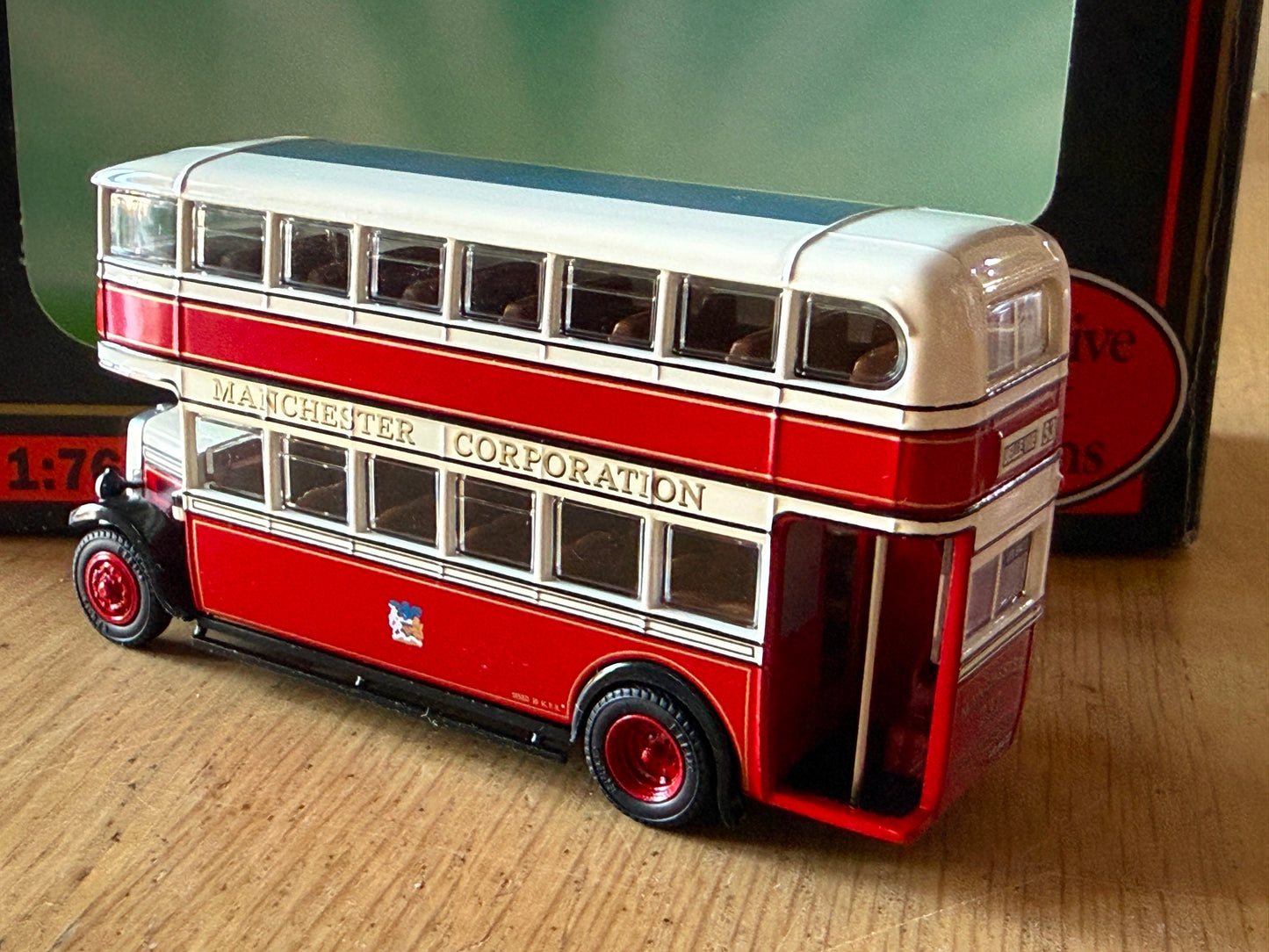 EFE OO Gauge 1:76 27306 - TD1 Closed Rear - Manchester City