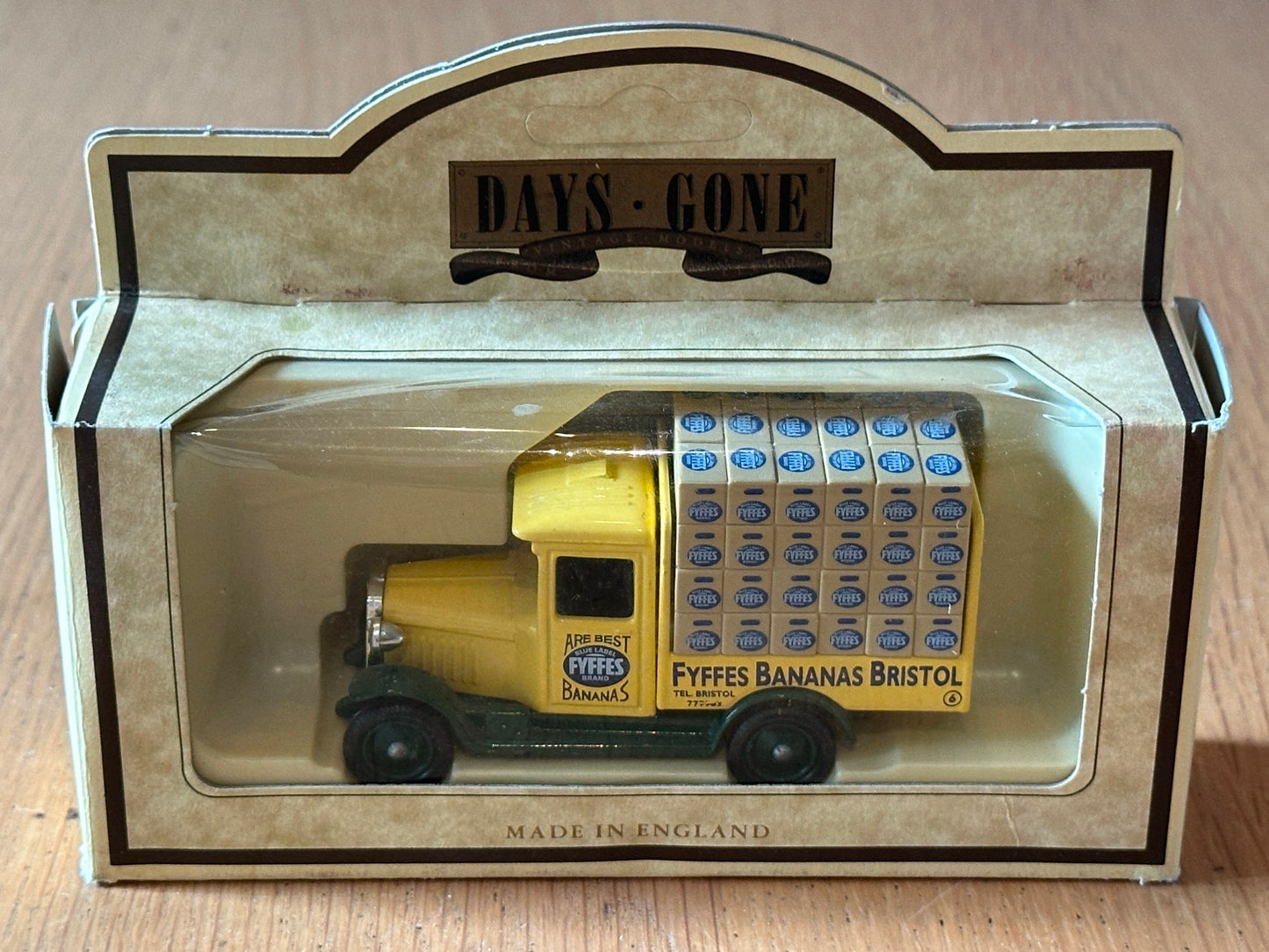 Days Gone DG26011 - Chevrolet Delivery Van - Fyffes Bananas, Bristol