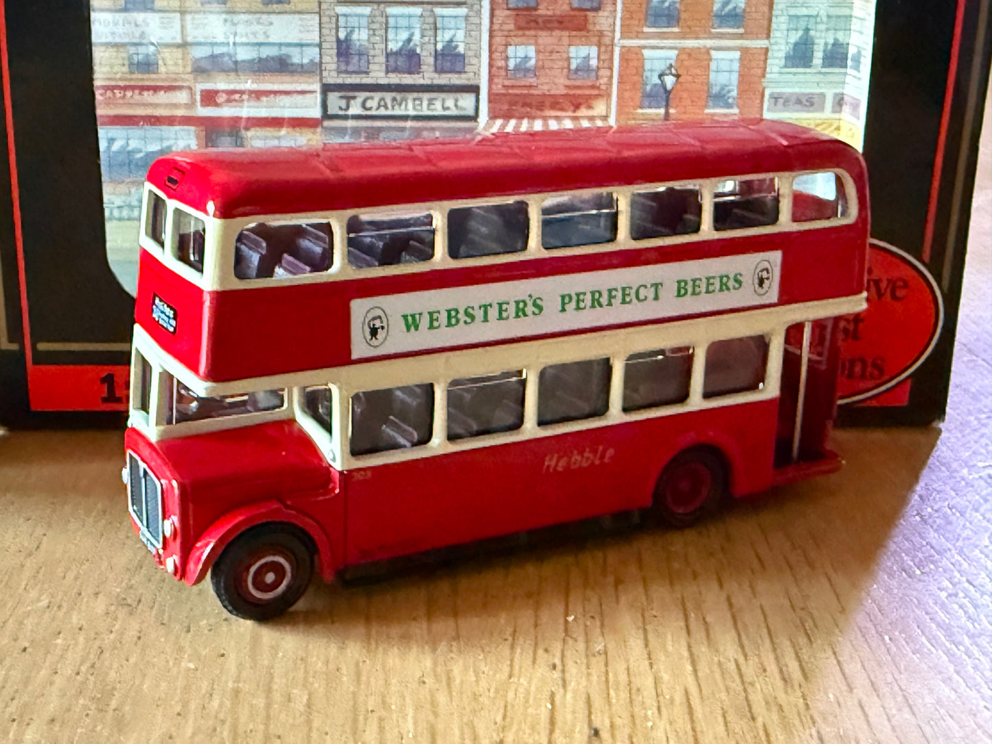 EFE OO Gauge 1/76 19706 - AEC Regent V (Orion) Bus - Hebble