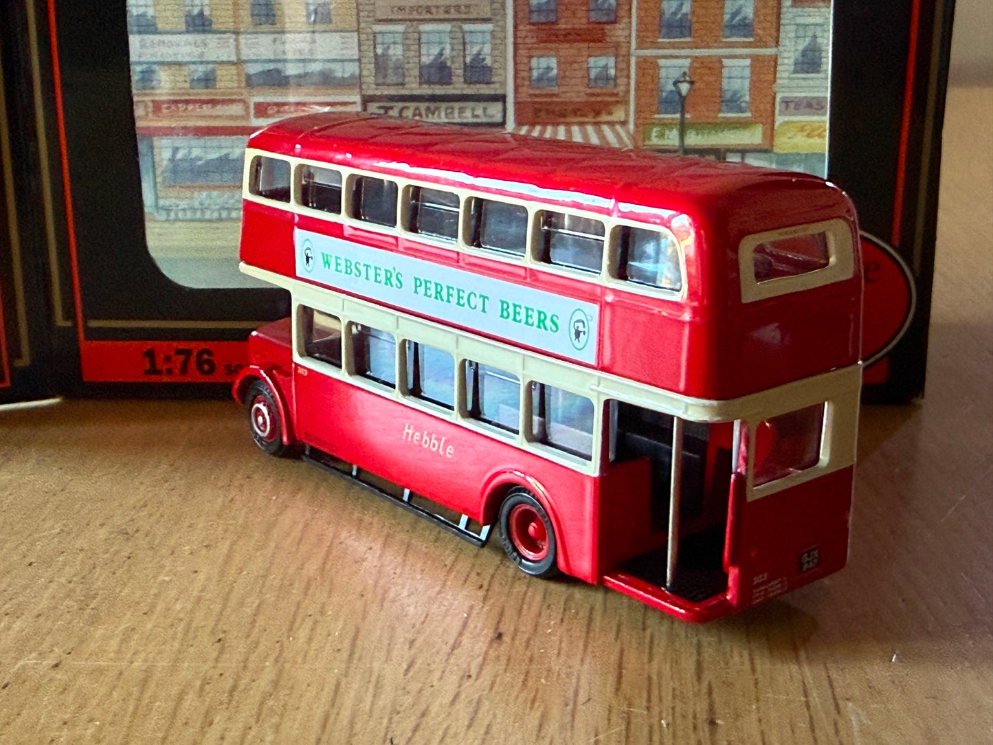 EFE OO Gauge 1/76 19706 - AEC Regent V (Orion) Bus - Hebble