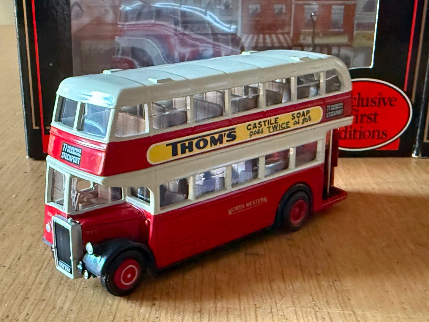 EFE OO Gauge 1:76 16007 - Leyland Titan PD2 Lowbridge Bus- North Western