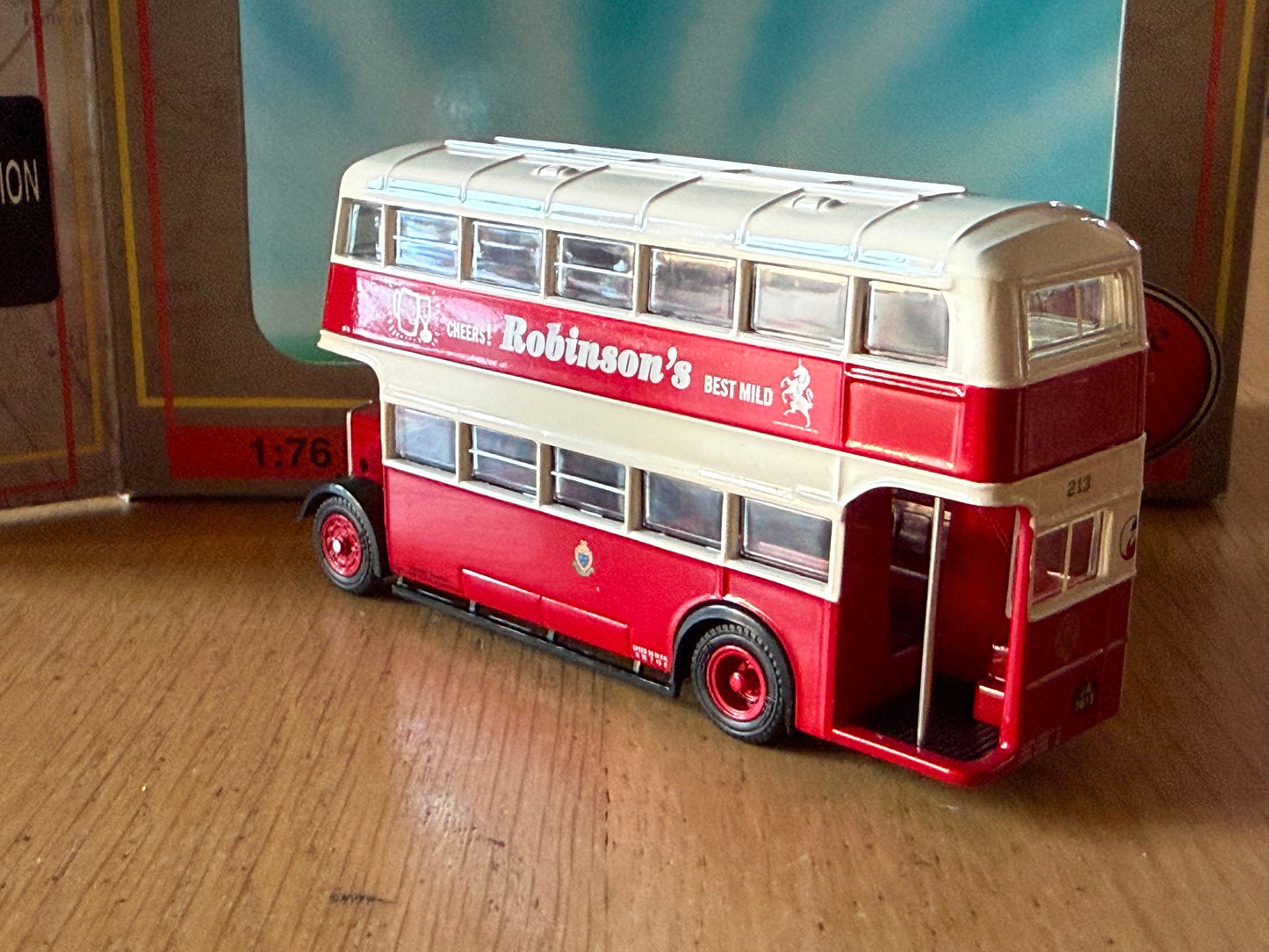 EFE OO Gauge 1:76 26327 - Guy Utility II Bus - Stockport Corporation